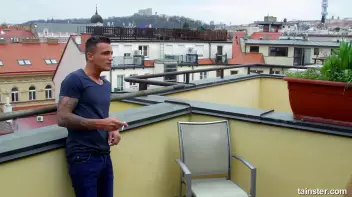 Valentina Ross  soaked in piss Screencap 1 on sinx.preview.netperv.com