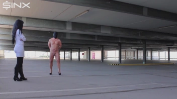 Sklave beim Lauftraining in Heels Screencap 6 on sinx.preview.netperv.com