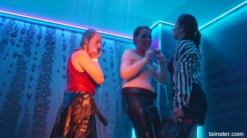 Show Me Wet You're Workin' With! Screencap 92 on sinx.preview.netperv.com