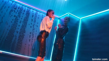 Show Me Wet You're Workin' With! Screencap 11 on sinx.preview.netperv.com