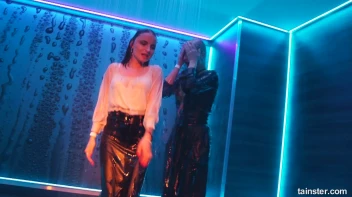 Show Me Wet You're Workin' With! Screencap 5 on sinx.preview.netperv.com