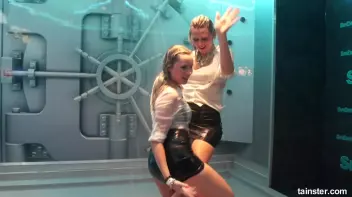 I can see your bra Screencap 5 on sinx.preview.netperv.com