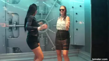 I can see your bra Screencap 61 on sinx.preview.netperv.com