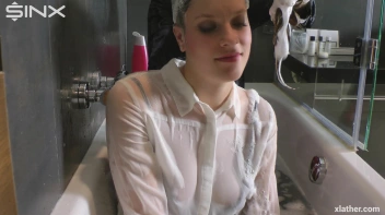 Hotties Wet And Messy Hair Washing Screencap 38 on sinx.preview.netperv.com