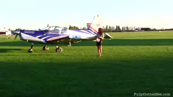 Airplanes Totally Turn Rachel On Screencap 9 on sinx.preview.netperv.com