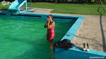 Waterpark Fun For Fully Clothed Brunette Babe Screencap 28 on sinx.preview.netperv.com
