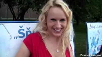 Bus Stop Babe Gives Killer Blowjobs Screencap 22 on sinx.preview.netperv.com