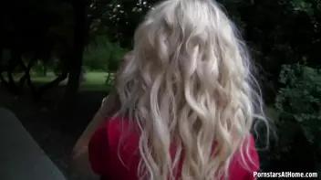 Bus Stop Babe Gives Killer Blowjobs Screencap 27 on sinx.preview.netperv.com