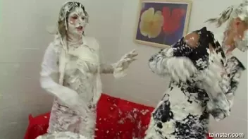 Fancy Chick Food Fight Screencap 72 on sinx.preview.netperv.com