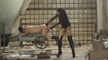 Der dicke rote Dildo im Asch Screencap 32 on sinx.preview.netperv.com