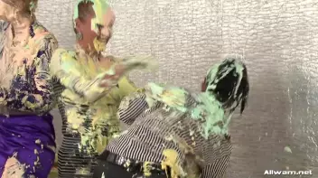 The Messiest Dessert Ever Screencap 33 on sinx.preview.netperv.com