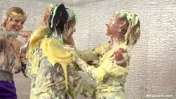 The Messiest Dessert Ever Screencap 37 on sinx.preview.netperv.com