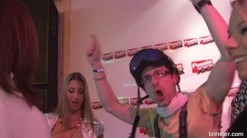 Winter WonderBang Part 1 - Cam 2 Screencap 40 on sinx.preview.netperv.com