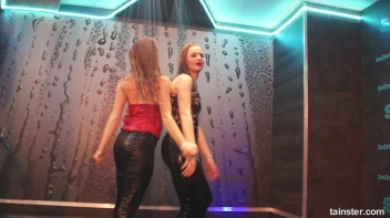 Amateur Cuties Shake It In The Shower! Screencap 82 on sinx.preview.netperv.com