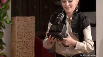 Threesome Fun, Two Girls Eat His Cum Screencap 18 on sinx.preview.netperv.com