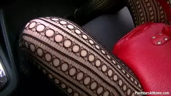 Street Slut Workin' Hard For That Cash! Screencap 16 on sinx.preview.netperv.com