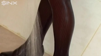 Sexy Babes Play With Balloons In The Shower Screencap 20 on sinx.preview.netperv.com