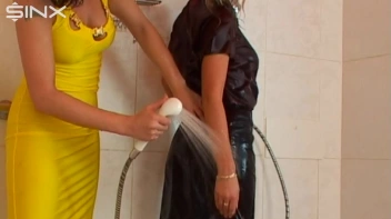 Sexy Babes Play With Balloons In The Shower Screencap 33 on sinx.preview.netperv.com