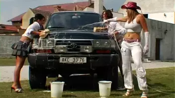 Summer Sponge Fight! Screencap 20 on sinx.preview.netperv.com