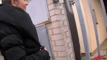 Taking A Piss Trip To Kety Pearl's Place Screencap 4 on sinx.preview.netperv.com