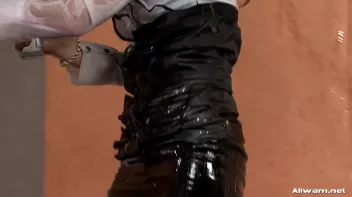 Eurobabe Oil Splatter! Screencap 66 on sinx.preview.netperv.com