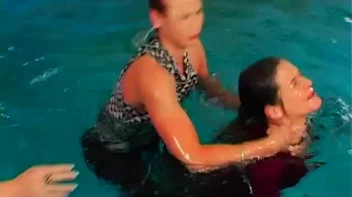 Splish Splash Eurobaabe Fun Screencap 29 on sinx.preview.netperv.com