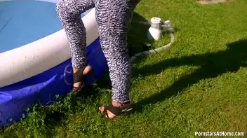 Wetlook Blow Me In The Pool Screencap 1 on sinx.preview.netperv.com