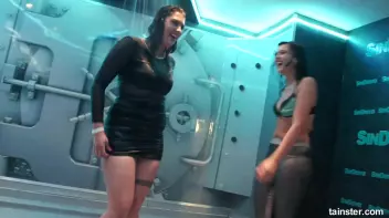 Showers and amateur babes Screencap 80 on sinx.preview.netperv.com