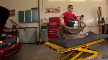 The Lazy Mechanic Screencap 9 on sinx.preview.netperv.com