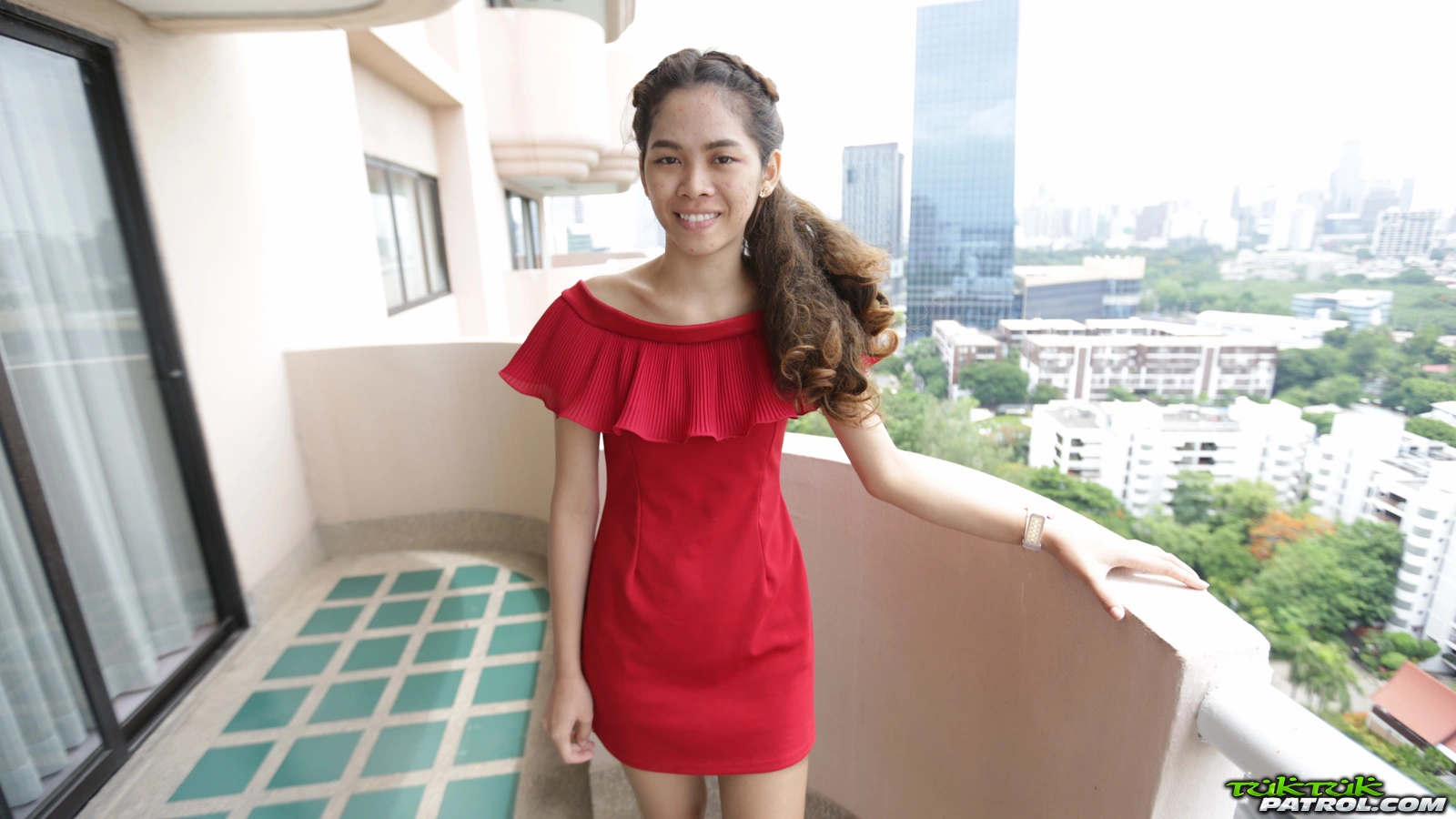 Mee Part 1: Meeting & going out on sinx.preview.netperv.com