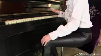 The Piano Piss Fix Screencap 1 on sinx.preview.netperv.com