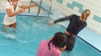 Bitches Bout, WAM Catfighting Babes Screencap 12 on sinx.preview.netperv.com