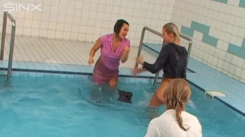 Bitches Bout, WAM Catfighting Babes Screencap 28 on sinx.preview.netperv.com