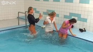 Bitches Bout, WAM Catfighting Babes Screencap 36 on sinx.preview.netperv.com