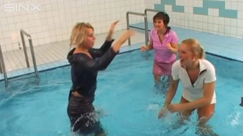 Bitches Bout, WAM Catfighting Babes Screencap 5 on sinx.preview.netperv.com