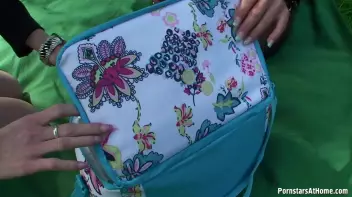 Piss Picnic Break Screencap 4 on sinx.preview.netperv.com