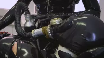 Gummiklinik 2 Screencap 39 on sinx.preview.netperv.com