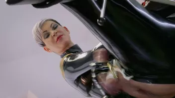 Gummiklinik 2 Screencap 62 on sinx.preview.netperv.com