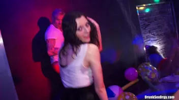 International Summer Lovin' Part 3 - Shower Cam Screencap 59 on sinx.preview.netperv.com