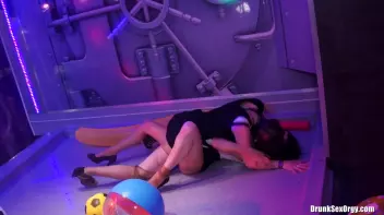 International Summer Lovin' Part 3 - Shower Cam Screencap 77 on sinx.preview.netperv.com