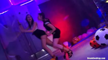 International Summer Lovin' Part 3 - Shower Cam Screencap 83 on sinx.preview.netperv.com