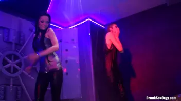 International Summer Lovin' Part 3 - Shower Cam Screencap 9 on sinx.preview.netperv.com