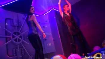 International Summer Lovin' Part 3 - Shower Cam Screencap 13 on sinx.preview.netperv.com