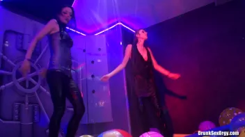 International Summer Lovin' Part 3 - Shower Cam Screencap 14 on sinx.preview.netperv.com