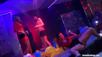 International Summer Lovin' Part 3 - Shower Cam Screencap 33 on sinx.preview.netperv.com