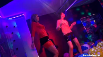 International Summer Lovin' Part 3 - Shower Cam Screencap 46 on sinx.preview.netperv.com