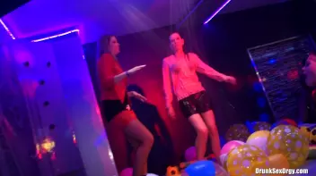 International Summer Lovin' Part 3 - Shower Cam Screencap 47 on sinx.preview.netperv.com