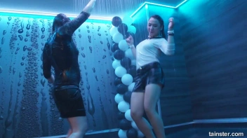 Wet And Working It!  Cuties Shake It Up! Screencap 37 on sinx.preview.netperv.com