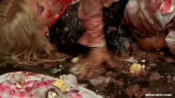 Food Fight Done Right Screencap 75 on sinx.preview.netperv.com