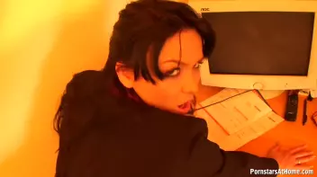 Private Secretary Piss Fantasies Screencap 33 on sinx.preview.netperv.com